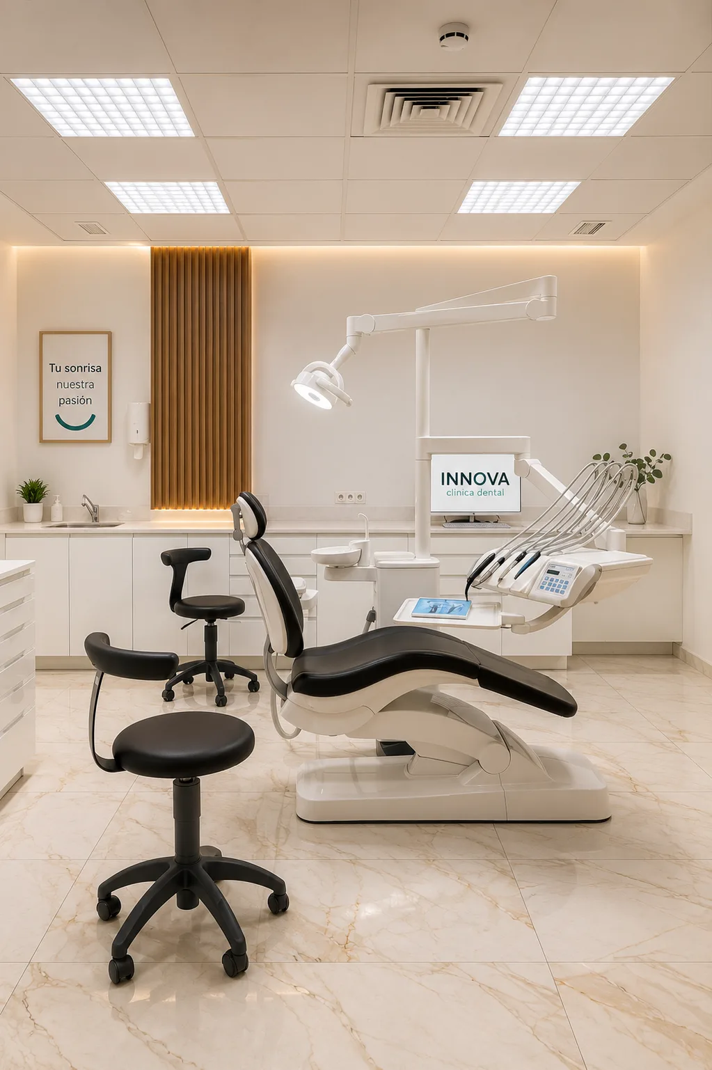 Consulta dental de Clinica Innova preparada para atender pacientes