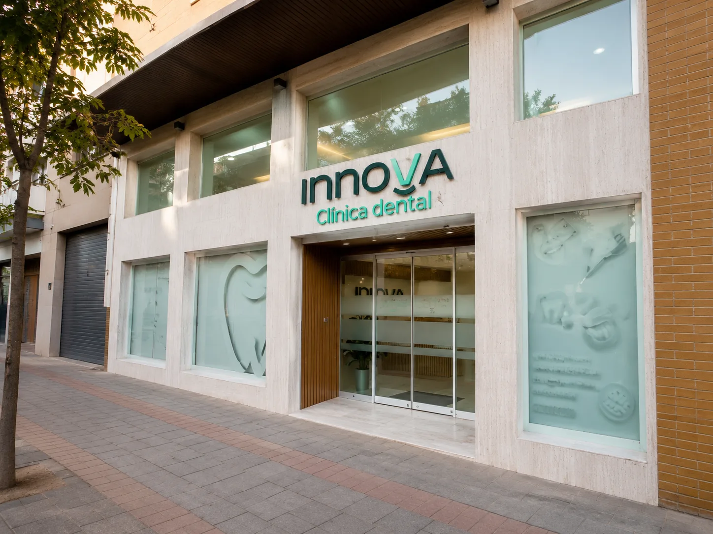 Fachada de Clinica Dental Innova en Melilla